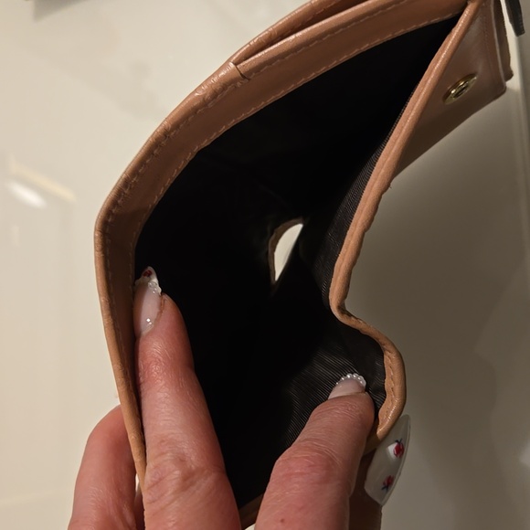 🎀 Pink GUCCI Microguccissima Bi-Fold Wallet - Picture 11 of 16